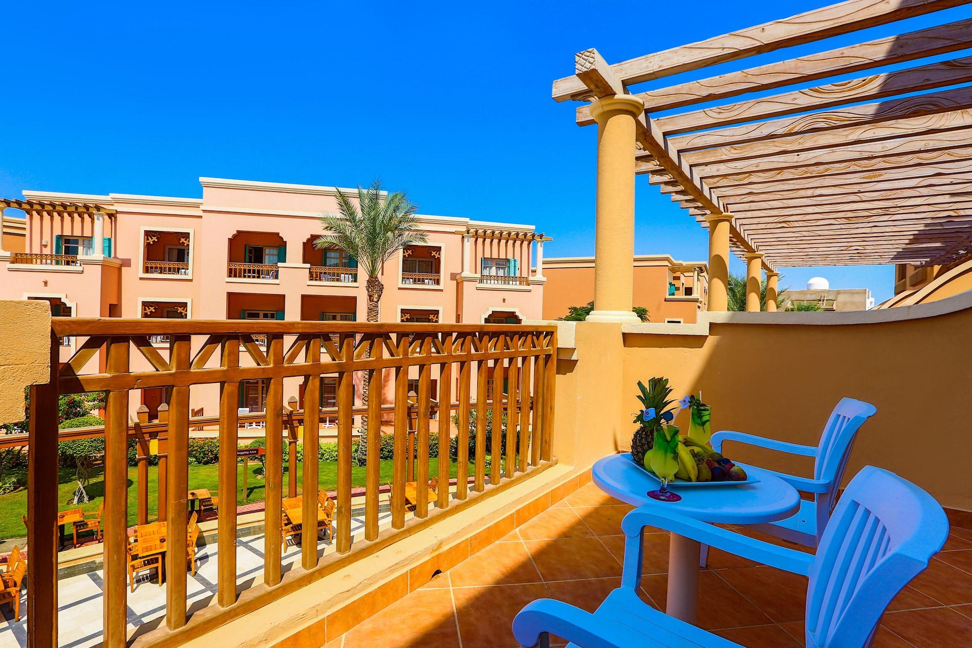 沙姆沙伊赫 Charmillion Club Aquapark酒店 外观 照片 Balcony of a villa